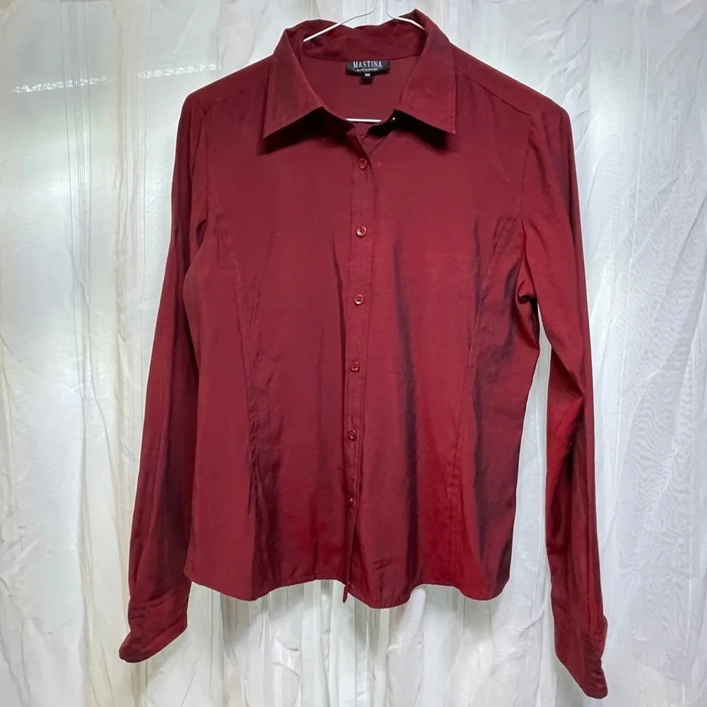 Mastina 38 color transition light to dark red long sleeve blouse